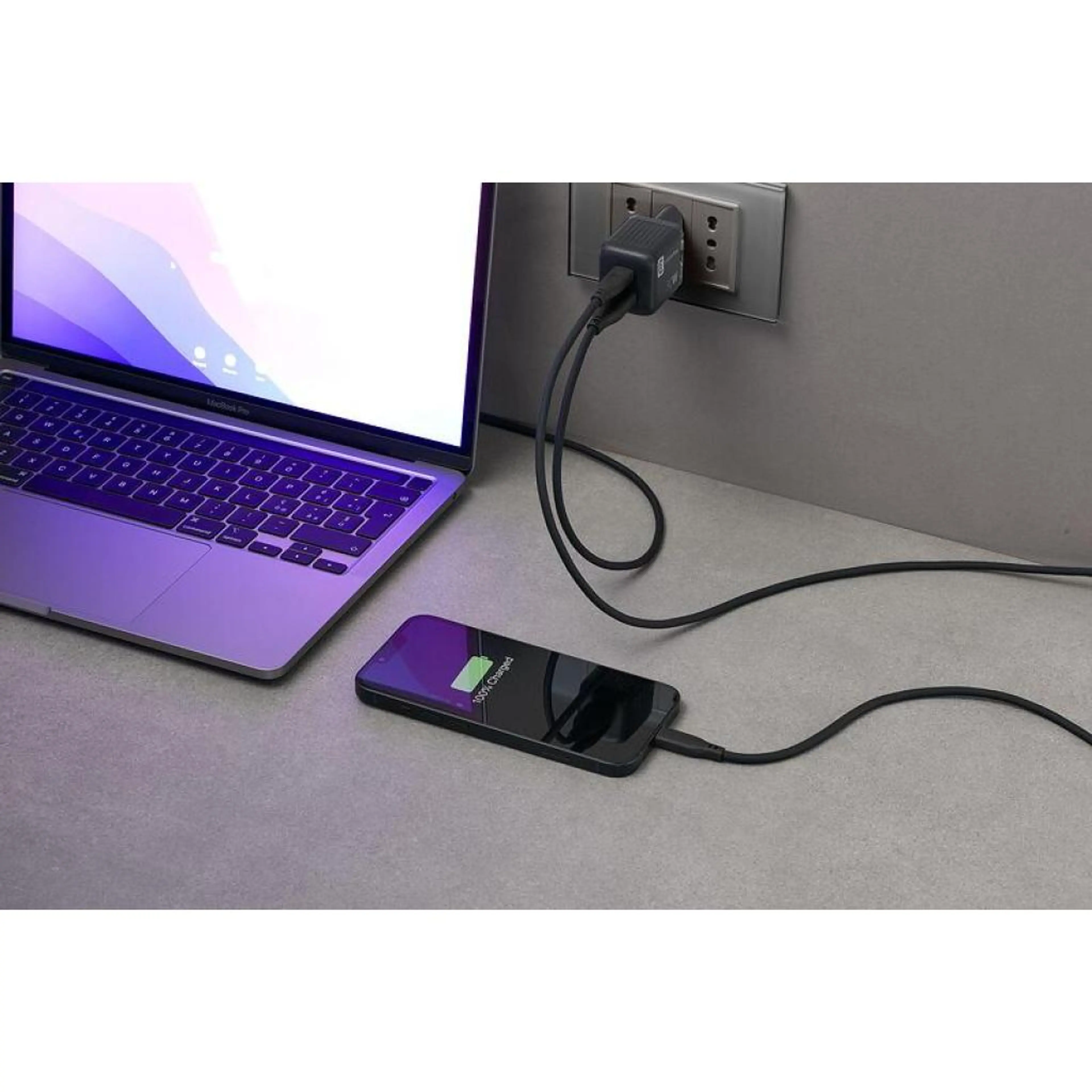 Зарядно 220V PD GaN USB, USB-C 30W черно